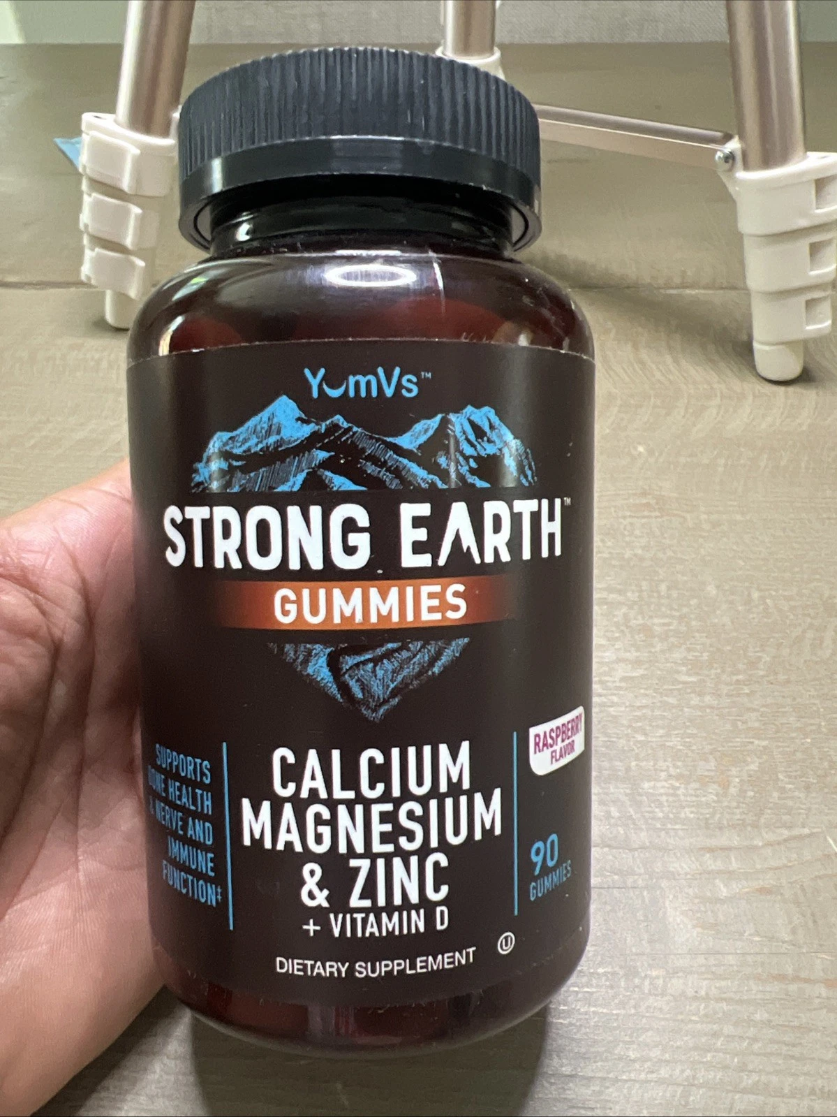 Strong Earth Gummies, Calcium, Magnesium & Zinc + Vitamin D, Raspberry, 90/o