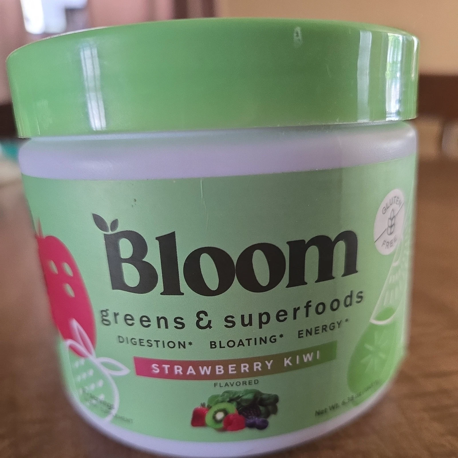 Bloom Nutrition Greens and Superfoods Powder strawberry kiwi