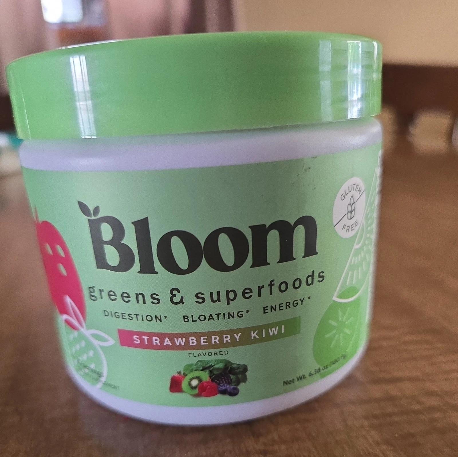 Bloom Nutrition Greens and Superfoods Powder strawberry kiwi
