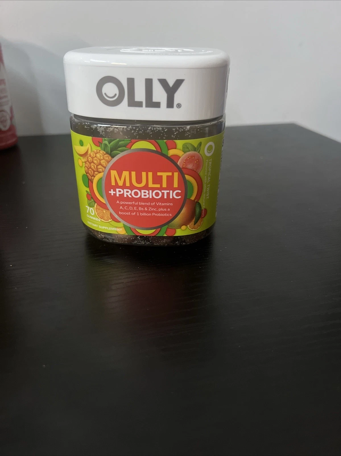 Olly Multi Probiotic Tropical Twist Flavor 70 Gummies Exp: 8/25